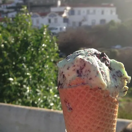 Azenhas Do Mar House 펜션 신트라