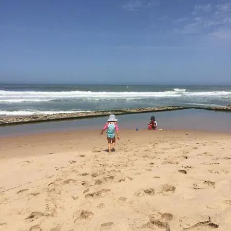 Azenhas Do Mar House * 신트라
