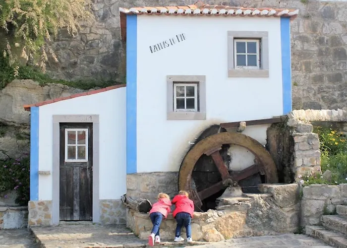 Azenhas Do Mar House
